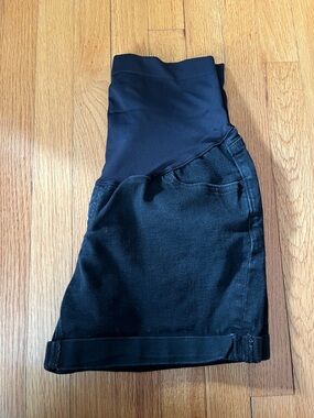 Old Navy Black Maternity Denim Shorts with Stretch Waistband